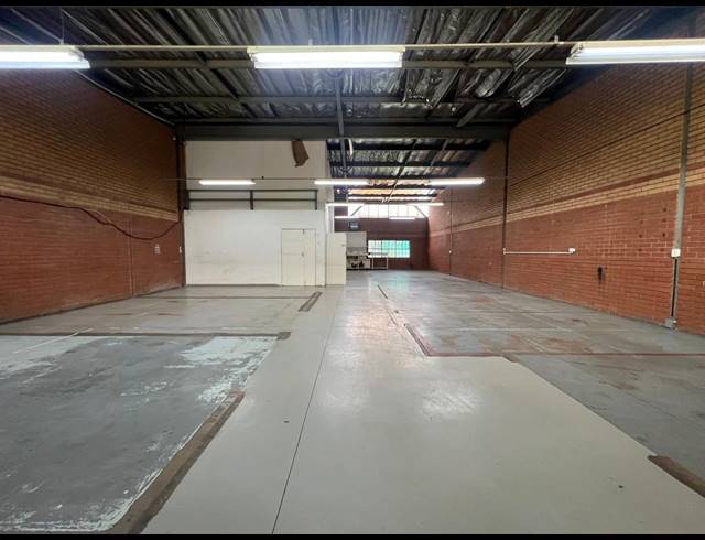 340M² WAREHOUSE TO LET IN HENNOPSPARK